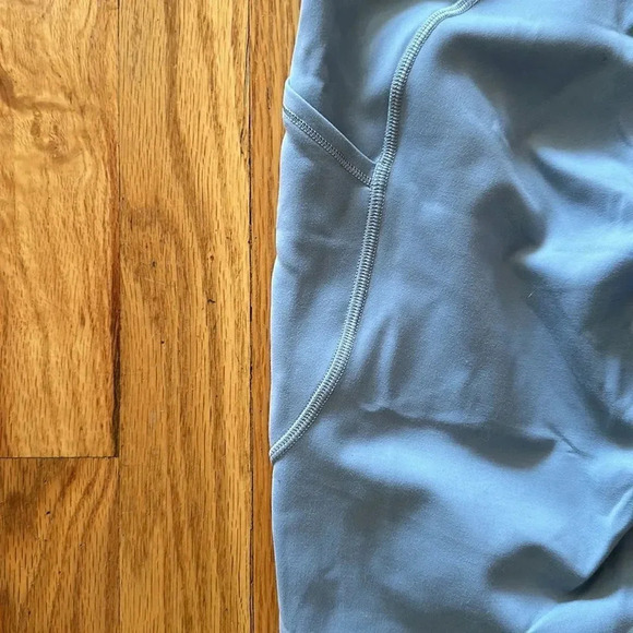Lululemon sz 4 Invigorate High-Rise Tight 25" Chambray great pre owned condition - Picture 7 of 14